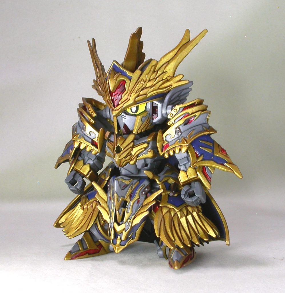 アーサーガンダム素立ち。アーマーが干渉するのであまり動きません。アニメ作中よりも成形色が濃いのですが、ナイトガンダムのオマージュ、Mk-Ⅲモチーフな事からそのまま濃いめのグレーにしました。　不透明色のグレーにガンメタリックを混ぜたカラーを塗り、半光沢で仕上げてます。光が当たった時だけヌラリと光る感じでいいです。また設定色より金面積を増やしたかったのでアクセントだったダークグレーも金にしています。シタデルカラーのリトリビューターアーマー。スミ入れはエナメルカラーです。