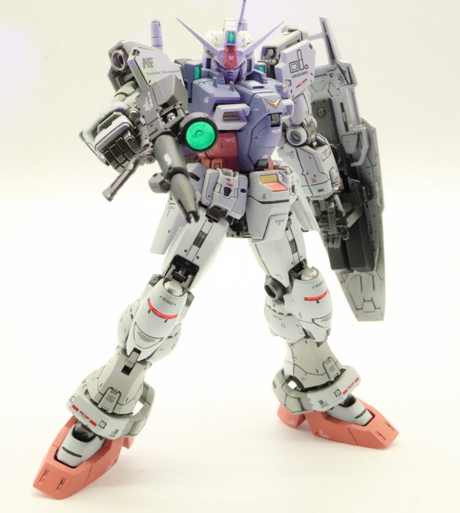 地味なアクションポーズ!壊れそうで動かすの怖いです。