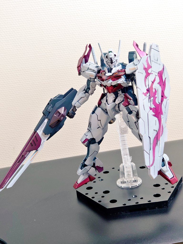 シールドのマーキングはマスキングで再現しました