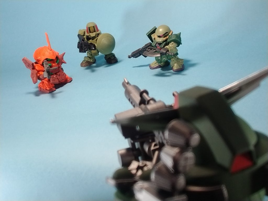 ゲームのシステム的に、格闘攻撃が優遇されてる気がしましたが、コマンドガンダムで、ザコからボスまでひたすら射撃ばかりしていましたw色んな世界や時代の機体を相手に、とにかく撃って撃って撃ちまくり