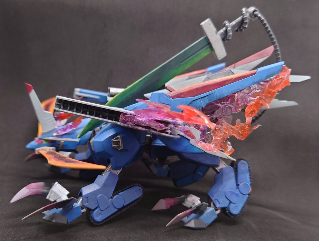 光の翼はUVレジンで作りましたフェーズソードの塗装も楽しく行いました