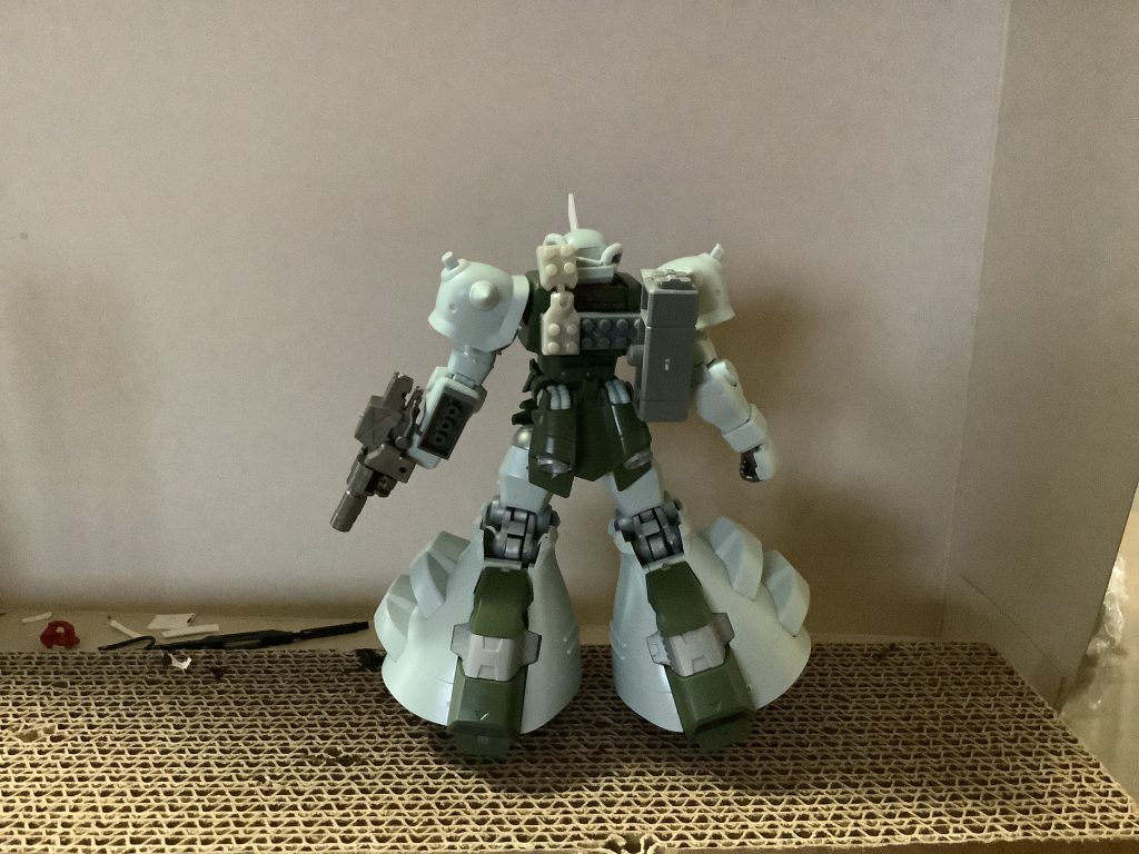 かなりシンプル、背負っているブロックは、汎用性を高くするみそ