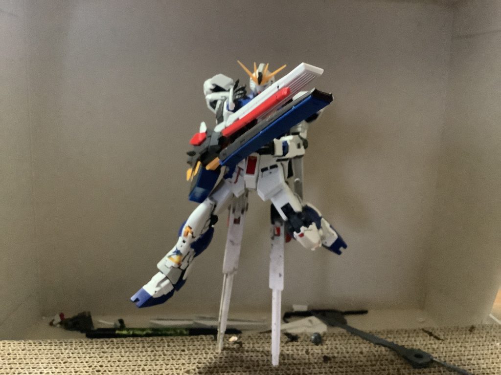 フィンファンネルをぶっ飛ばす、νガンダムくん