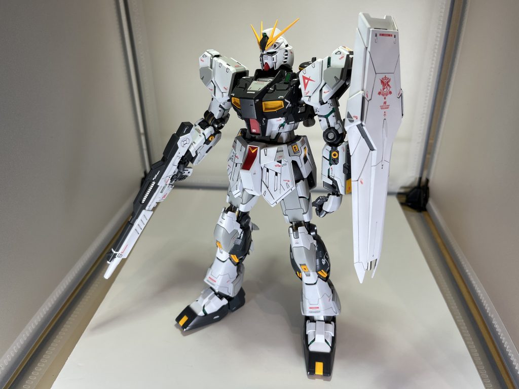 初めて作ったMGのガンプラです。全塗装も初めてのことでした。