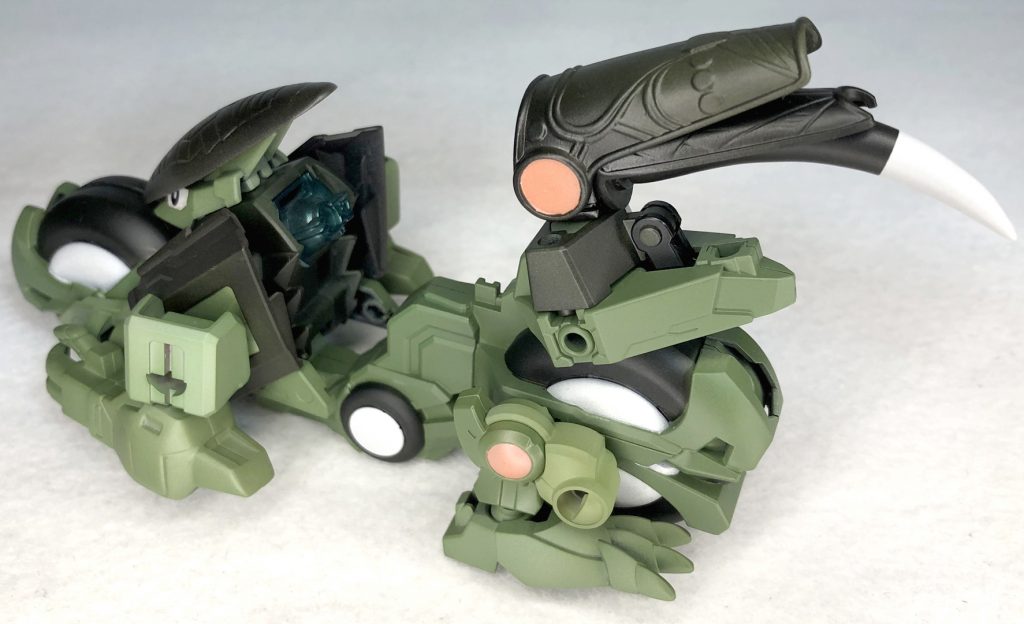 ななめ後ろから足は畳んでますが、このあと展開させます！