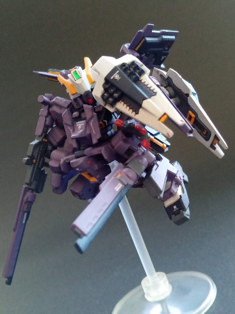 最後までご覧いただきありがとうございます。シールドブースターが1つ違いますが、ご了承ください。武器セットがもう1つ出なかったんです(泣。ガチャポンの悪いとこですよねー