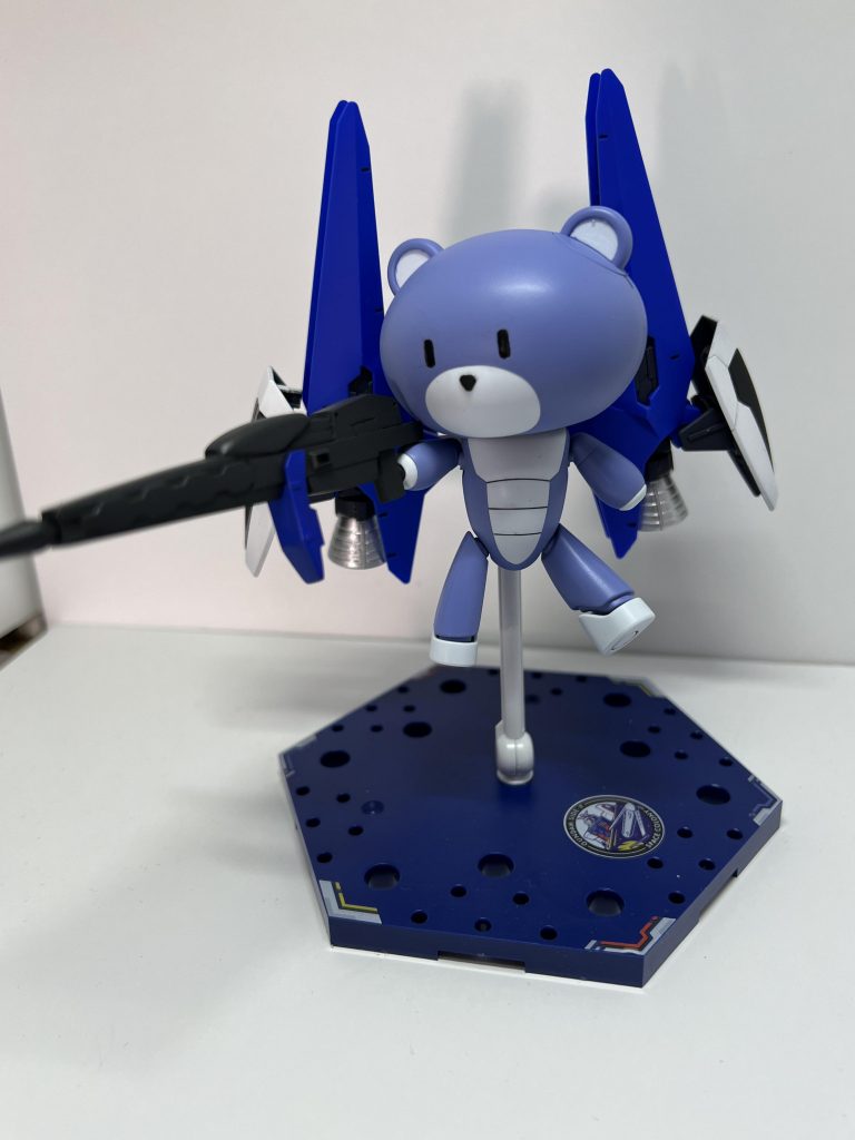 プチッガイのカラーはすみれ色(アクリジョン)です。加藤先生の設定だと、プチッガイは姉作なので素組みもアリかと思いましたが、テルティウムにカラーを近づけました。