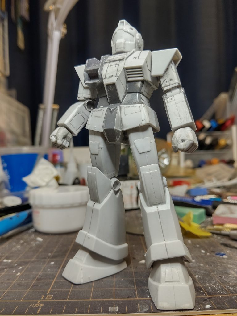 加工終了、塗装前ほとんどキットパーツそのままですw上腕延長前腕短縮脚部取り付け位置を下げる関節は余りポリキャップ&市販パーツに変更それくらいです。