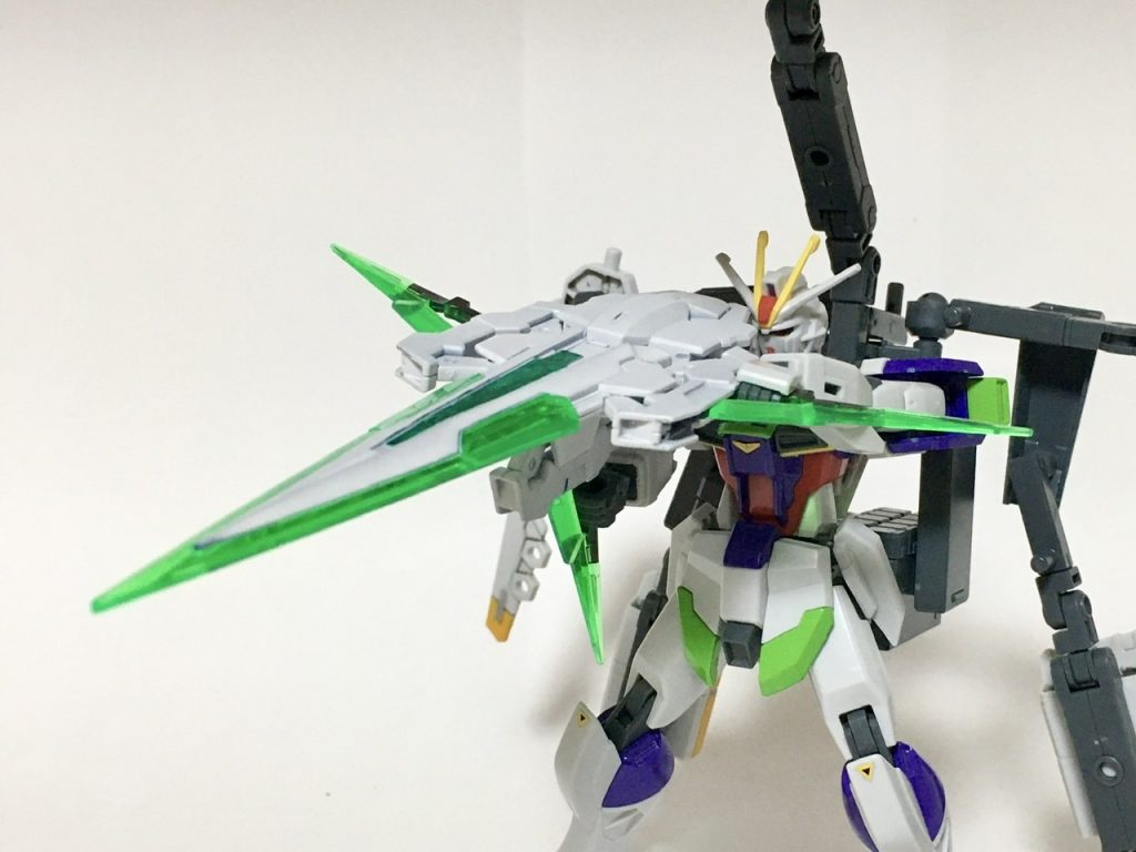 カラドボルグ・レーザーソード、ランチャーモード。カラドボルグがビームランチャーに変形した状態。3つの銃口を持ち、広い攻撃範囲を誇る。