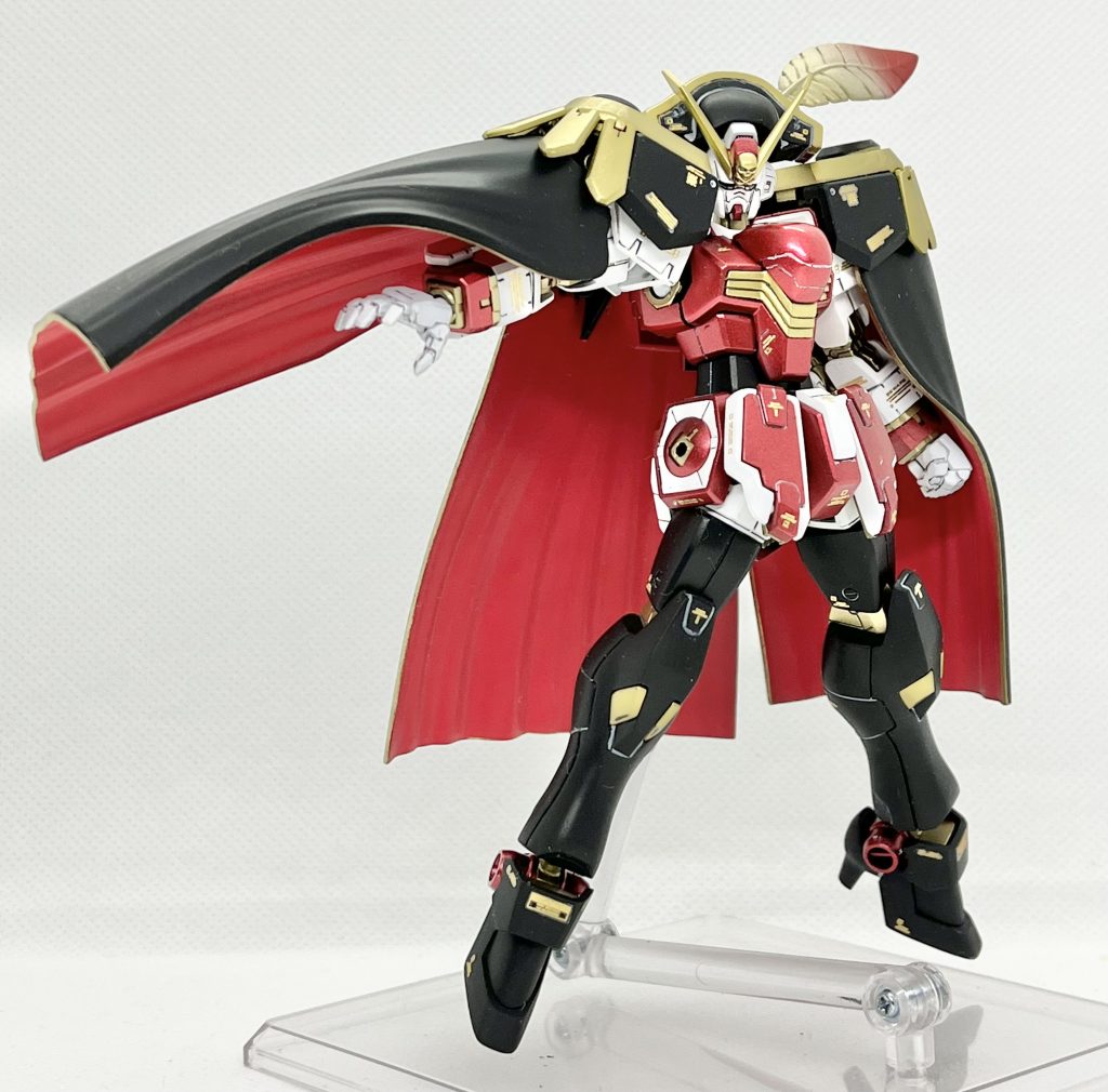 本体部の主な使用キットは、胴体と肩部と脚部にHGUCクロスボーン、頭部と肩・腕部にRGクロスボーン、ヒール部の再現にHGFAノーベルガンダムを使っています。