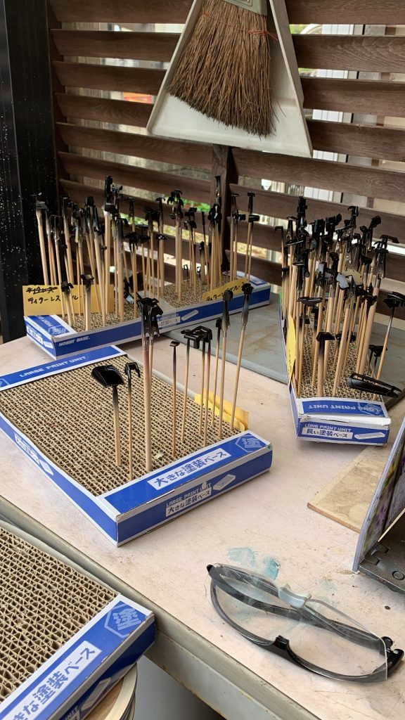 黒立ち上げ塗装中