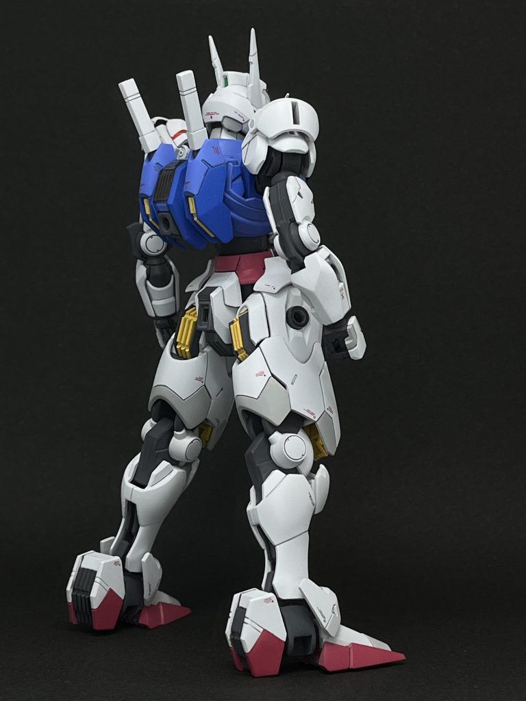 二つ組み立てで1日下地処理と合わせ目消しで1日塗装で1日デカールとトップコートで1日計4日で完成