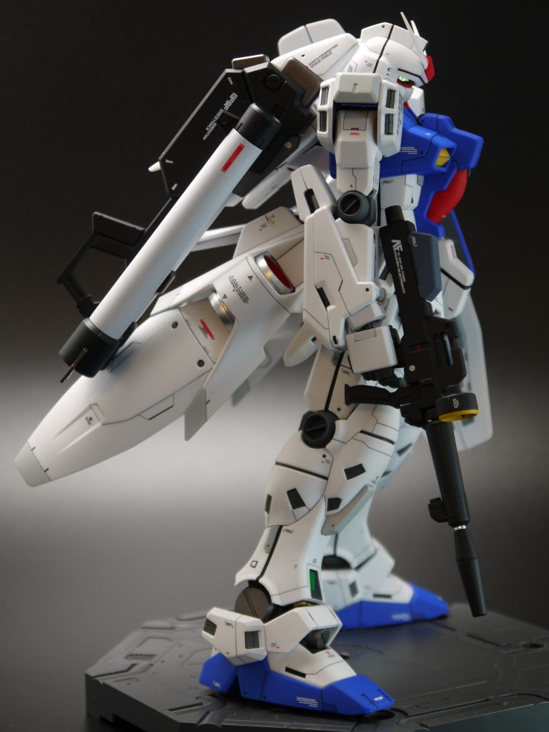 バズーカは全塗装して、ランドセルにマグネットで脱着出来るようにしました。このフォールディングバズーカはとても好きなデザインです。