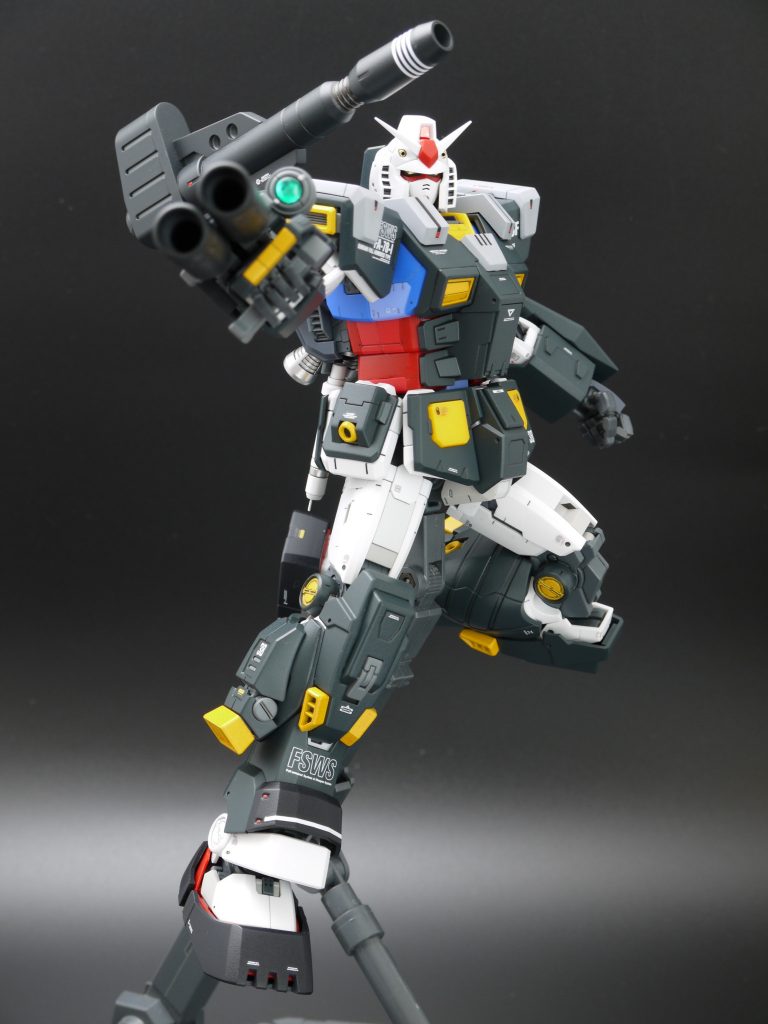 このようなアクションポーズも可能です。RX-78は色々なバージョンが出ているので、ミキシングして好みのスタイルに出来るのは嬉しいです。中身のVer. 2.0はまた別の機会に何かに使おうと思います。こちらもヤフオクに出品し、予想以上の価格で落札いただき、何とかフルアーマーガンダムの入手費用を賄えました。フルアーマーガンダムはとても好きなので再販して欲しいのですが、生産してくれないですかね…。ご覧いただき、ありがとうございました。