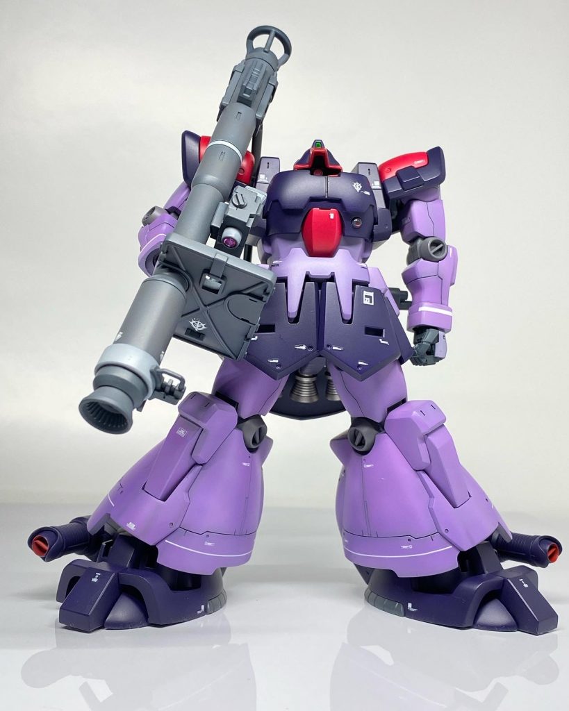 古いキットですので、パーツが少ない分ぎゅっと詰まった感じでしたのでカットしてバランスを取っていきました。