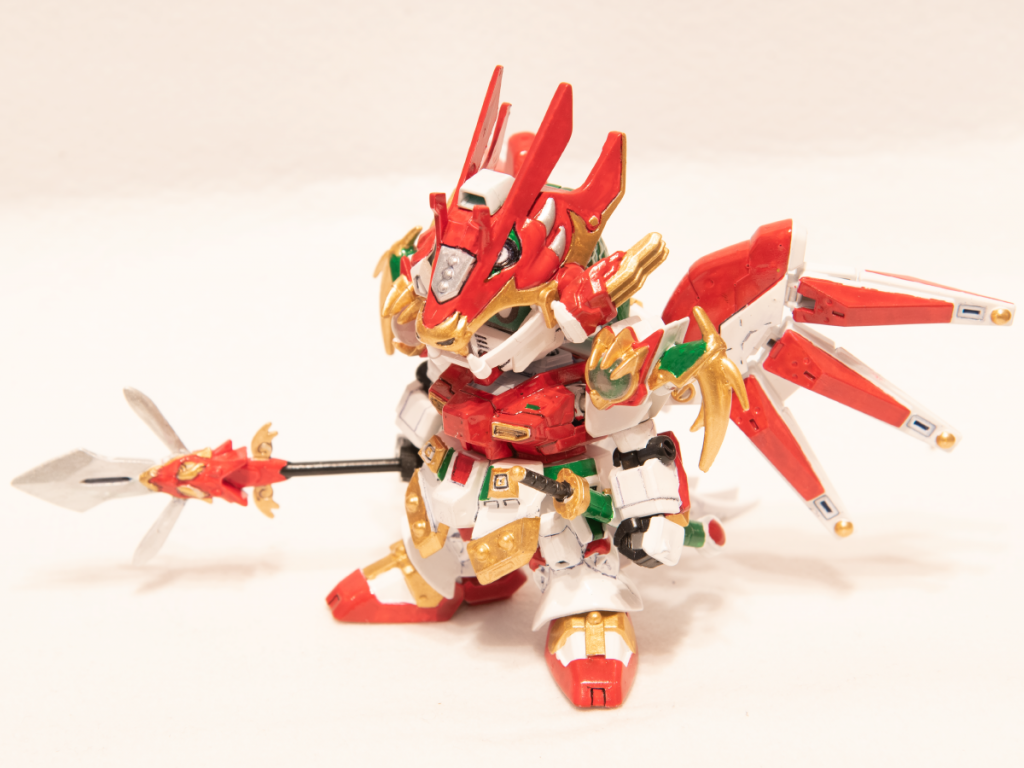 実際、Hi-νガンダムと龍頑駄無で細部のディテールがかなり異なっているのですが、カラーをそれっぽくするだけで、イメージに近くなりました。