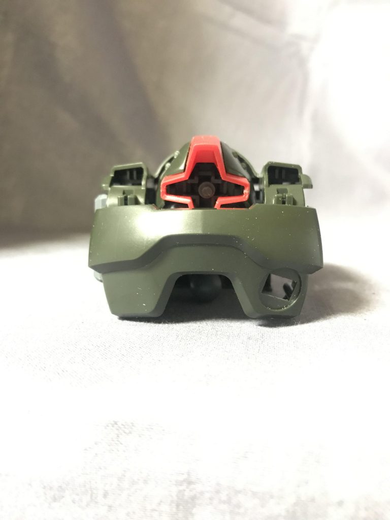 相変わらず、細いモノアイスリット、小さい目!ってのは鉄則なので(笑)十時の真横部分で切って、縦に2mmほど詰めてます。モノアイはHアイズ2mmに交換♪