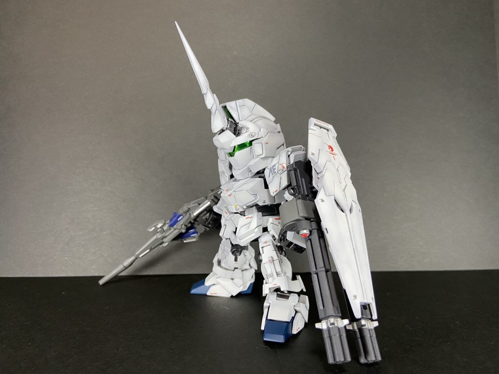 武装とバックパック、リアスカートアーマーの一部と足の甲の一部にHGUCを使用。