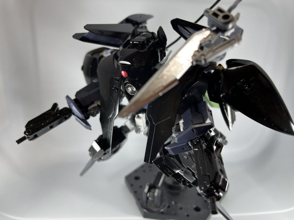 1対多を想定した兵装、被弾しても反撃できる装甲と継戦能力を重視モデルは勿論ブラックサレナ！テールブレード