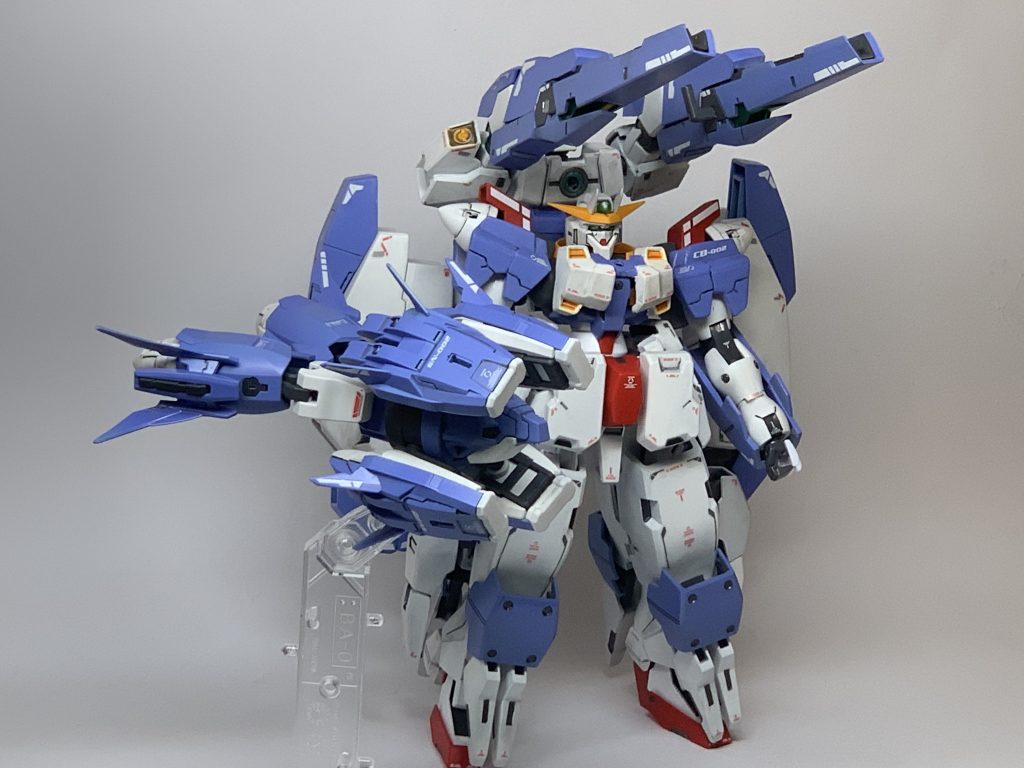 支援機のプトレマイオスアームズリペア本家ドミニオンズのGNバズーカに代わる主武装になります。
