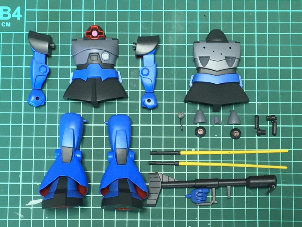 塗装にコツが必要すが、スミ入れ後塗装を行ってもスミ入れラインは残ります。(塗装色との相性もあり)　私は塗装後のスミ入れが出来なかったので、スミ入れ→塗装の順で製作を行うことにしました。塗装よりスミ入れで完成度の善し悪しが決まるような気がします。仕上げ工程