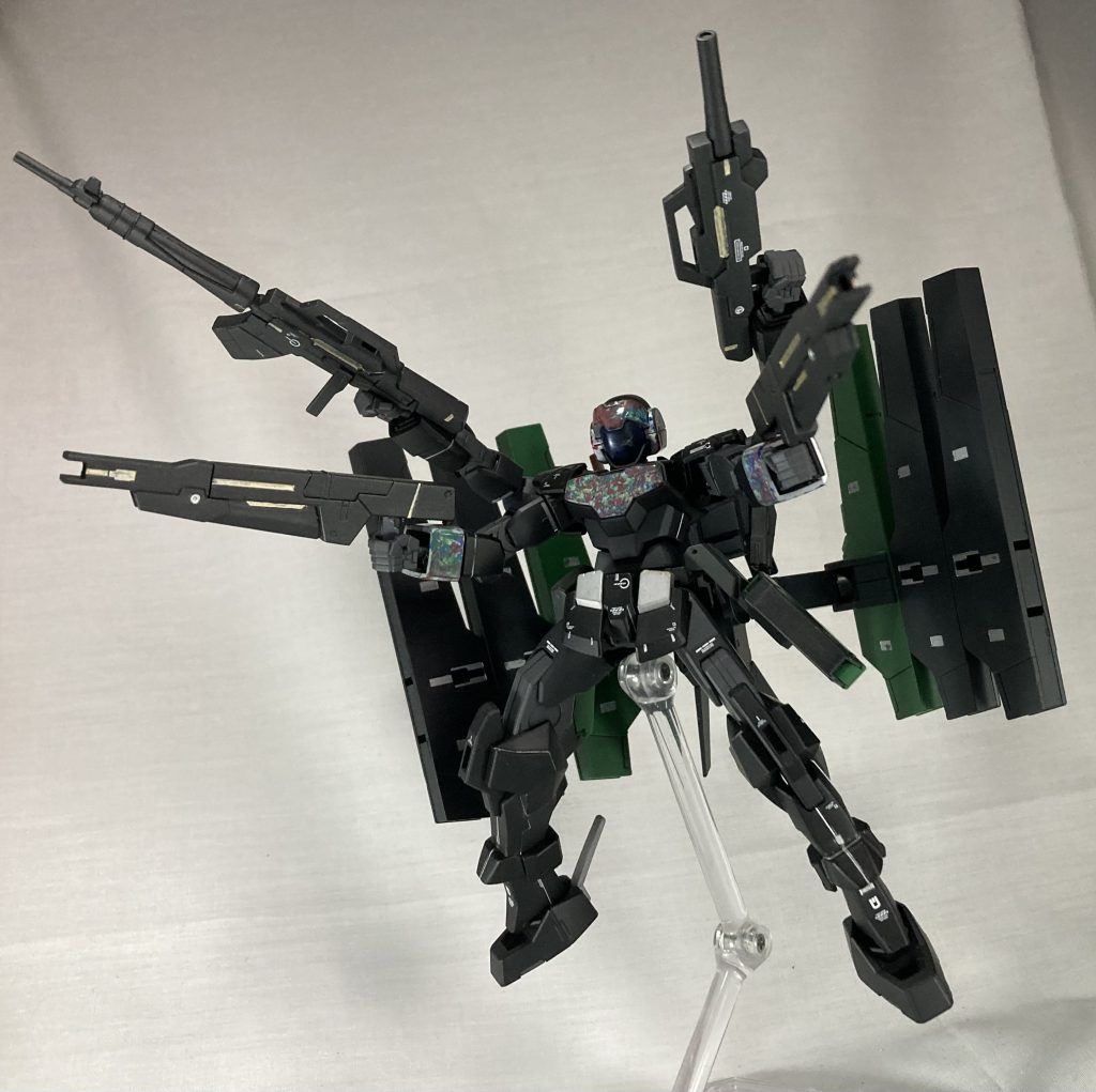 テクニカルフォーム、多種多様な武装での戦闘をする。腕が4本になって手数でダメージを出しに行くフォーム