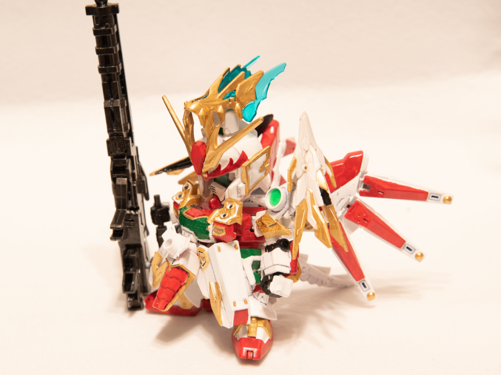 大種子島雷威銃(メガタネガシマライフル)は以前別キットで作成したものを流用。写真からはみ出しちゃってます。龍頑駄無の状態だと分かりにくい、紅龍王状態で活きてくるギミックがお目目ですね。今回もしゃばろくさんさんのしゃばろアイを参考に、シールを自作いたしました。流し目は本当に影響を受けております。かっけぇ~~~~~