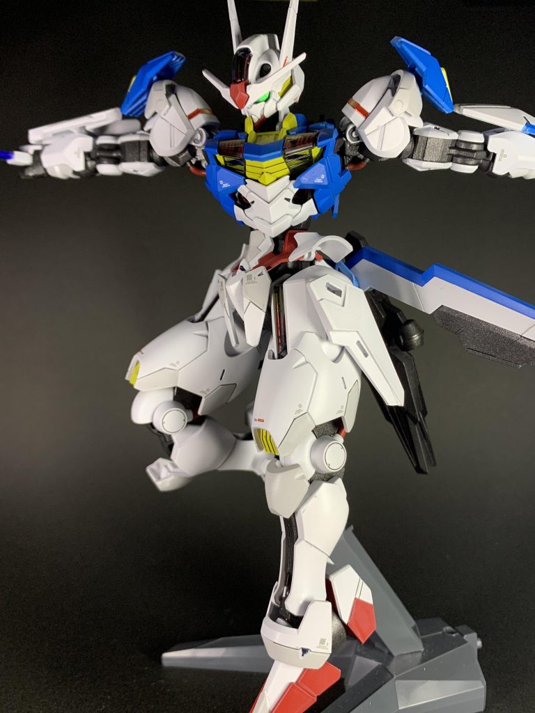 個人的に、この子は舞ってるようなポーズが似合う印象です