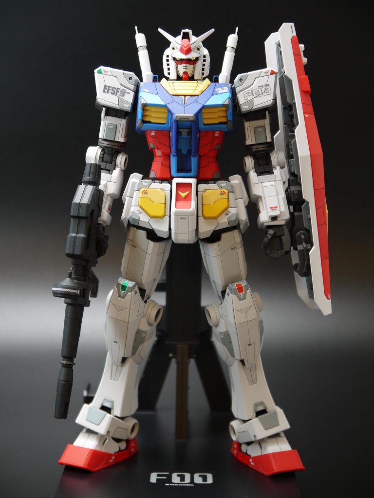 スリムでカッコよい上に、とても組みやすいキットでした。結構、カッコよく仕上げられたと思いましたが、ヤフオクでは全然入札されませんでした。確か、お一人だけだったような…。一人だけでもありがたい話ですが。ツインアイに貼ったラピーテープが反射して表情がわかりにくかったのか、写真のピントが甘いからか、横浜ガンダムの人気が無いのか…、わかりません。ヤフオクで売るにはアイテム選びも大事だなと、つくづく思いました。これにメゲずに好きなモノを作って行こうと思います。ご覧いただき、ありがとうございました。