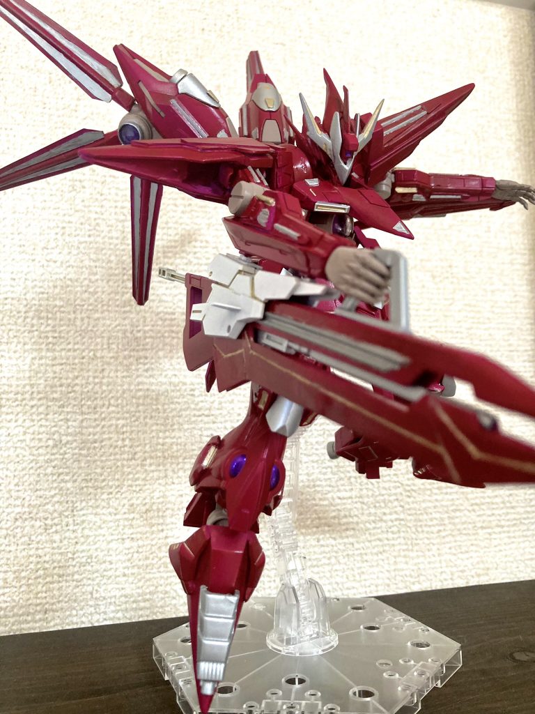 【GNバスターソード(ライフルモード)】「綺麗なもんだなぁ!GN粒子ってのは!」腕と大剣はネオジウム磁石で着脱可能に