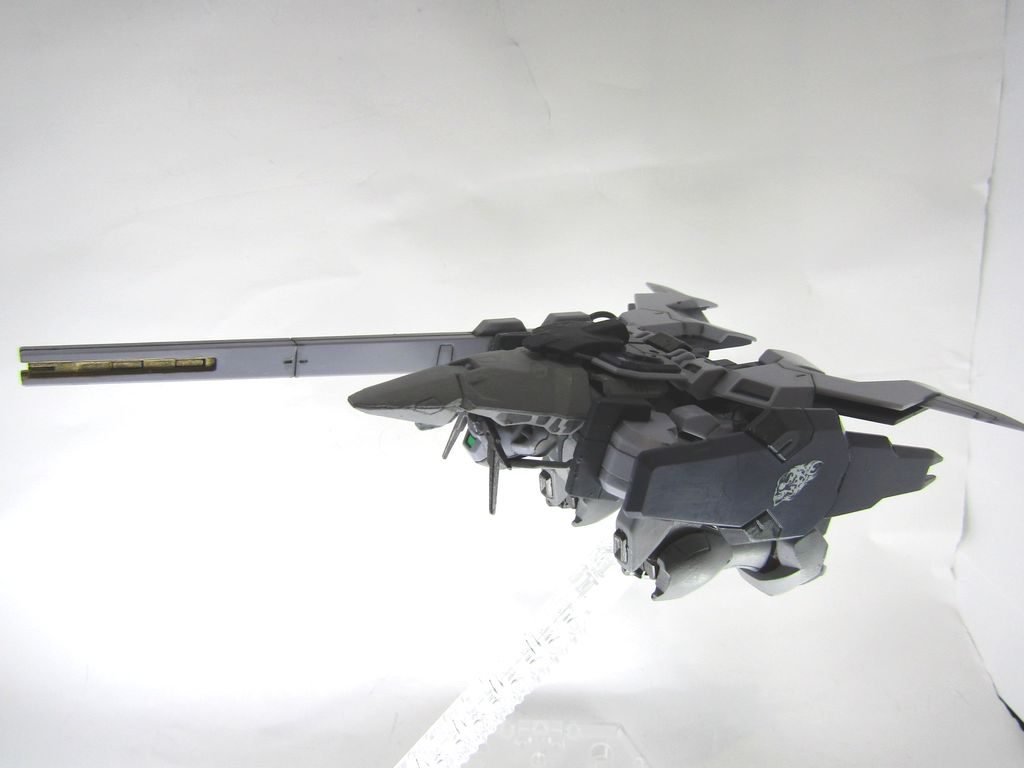 忘れられた飛行形態です。個人的にはこちらがメインかと、艦載機的に。エルガイムマーク２ぽくて好みです。