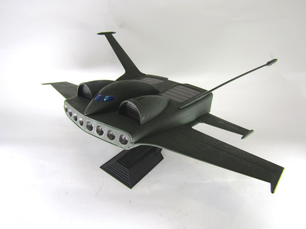 戦場へMSを送り込む輸送部隊。いつも心がけることは、仲間を無事に戦場へ届けること。連邦の白い奴の前ではただの的だったがな‥‥‥というイメージ。