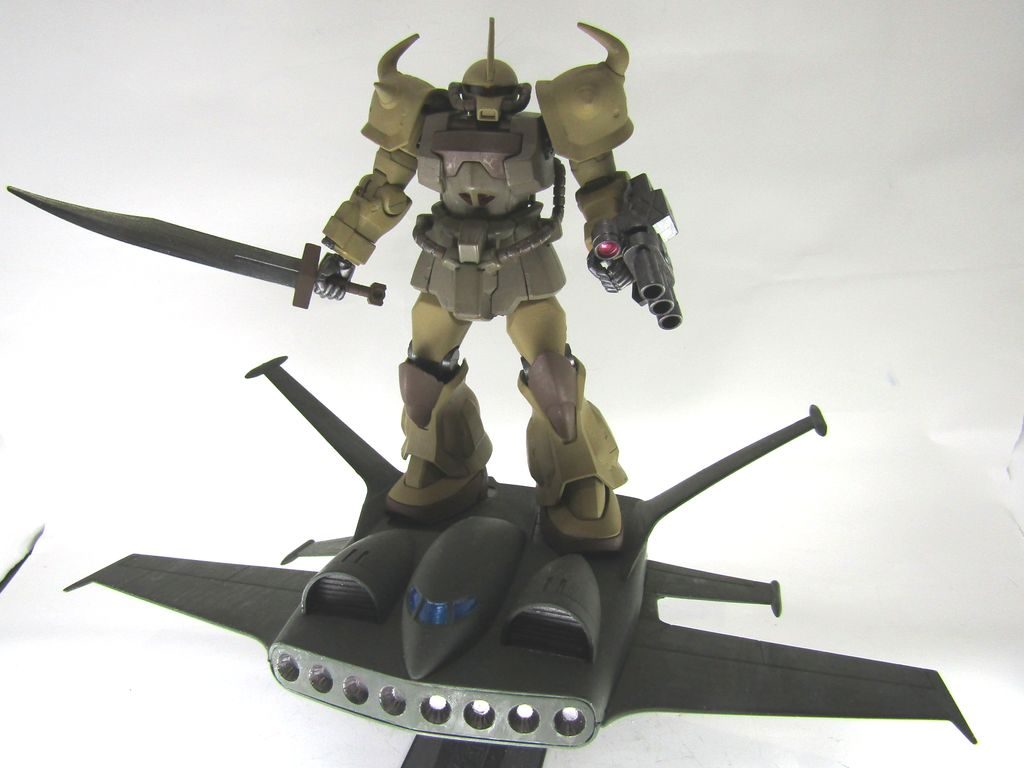 基本的にカラーバリエーションです。砂漠仕様と言いながら、きっとあのガトリングは砂が詰まって全弾撃ち切れることはないんだろうな と思っています。