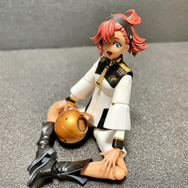 エルノラ•サマヤ　若かれし頃