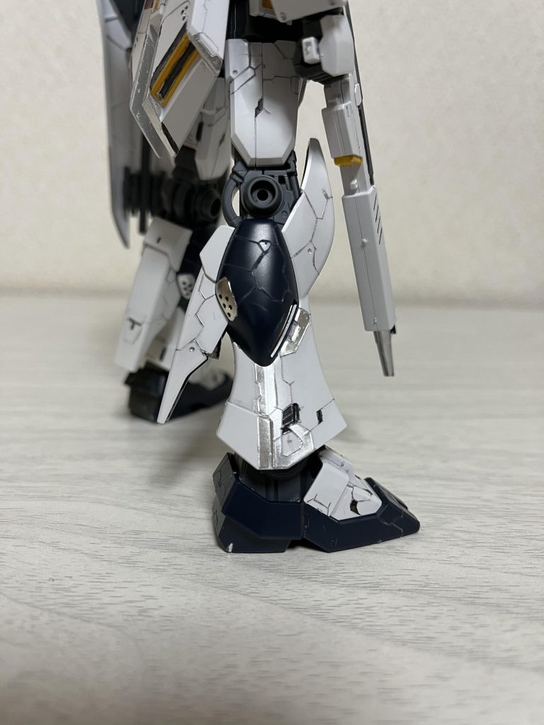 所々の銀色部分はRGのHi-νガンダムを真似してディテールアップしました。