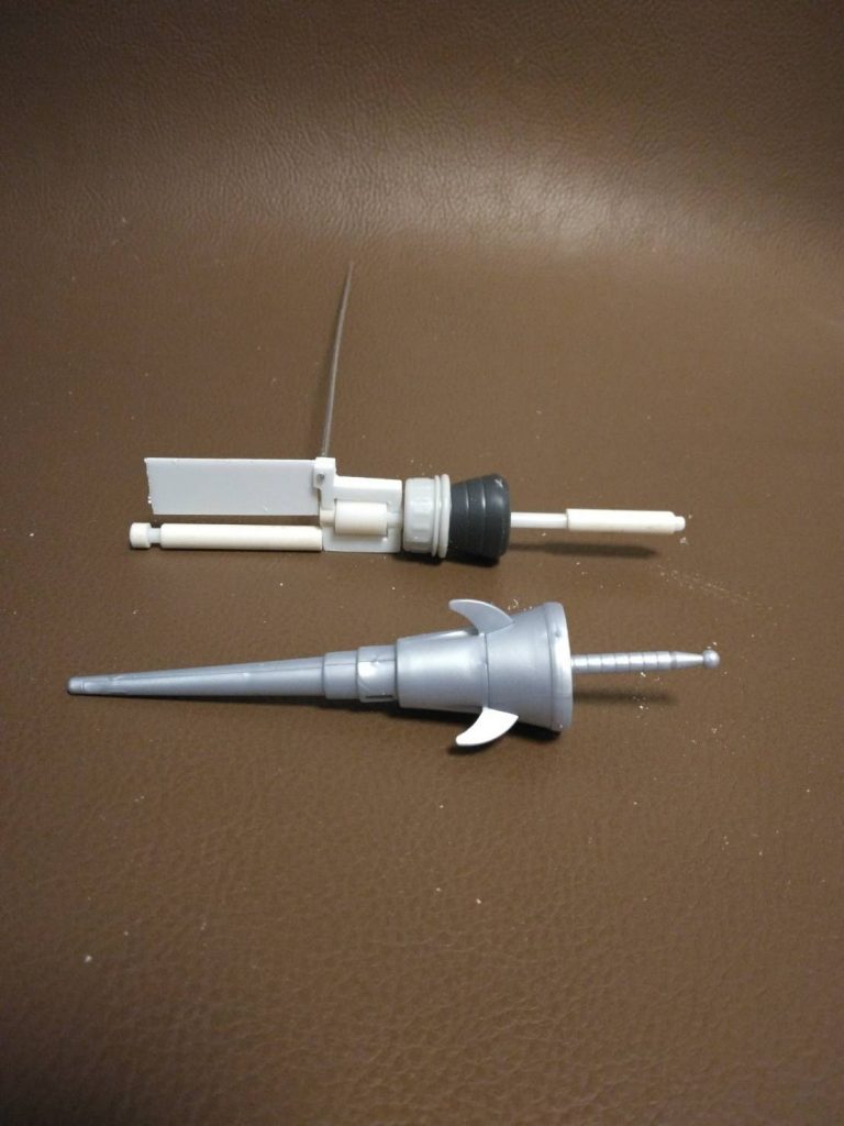 普通の武器と並べてもサイズ感よし