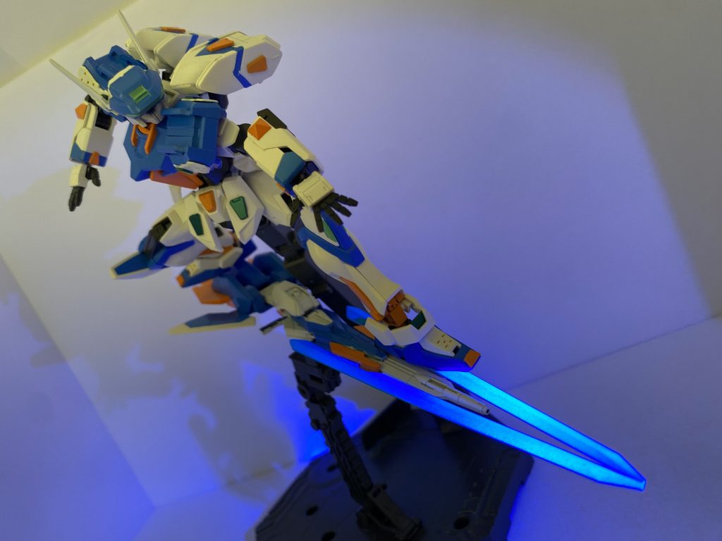 『ピィシュゥゥウウゥん!!』突撃。相手のライフは0。