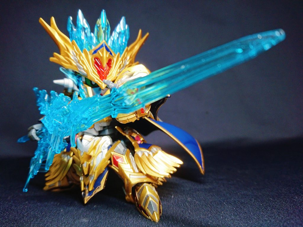 エクスカリバーの力をコントロールしたアーサーの全身全霊の一振り！なお、剣のグリップが長いので、両手持ちも可能です。