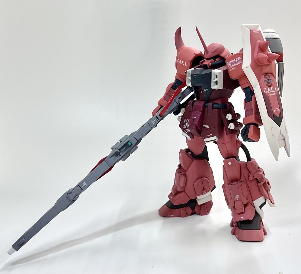 M1500オルトロス 高エネルギー長射程ビーム砲装備。何とか構えられます。