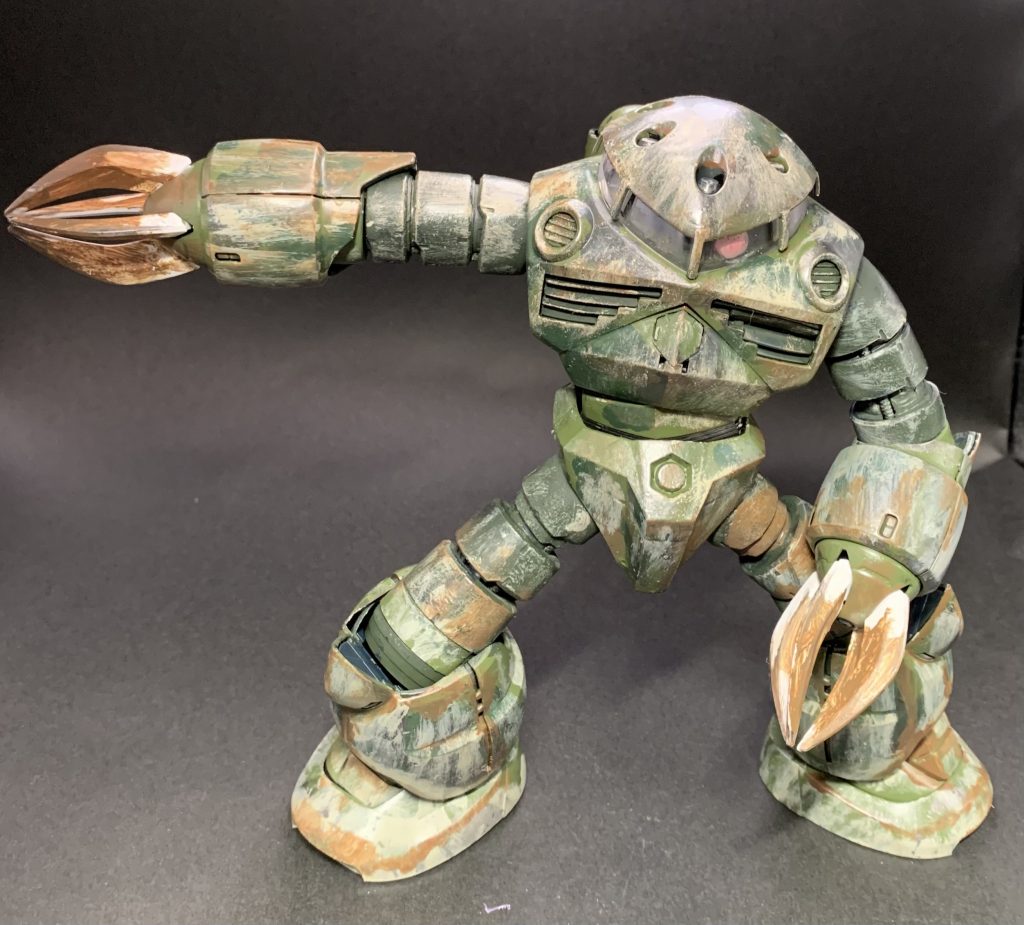 砂の部分はタミヤカラーのデッキタン、サビの部分はタミヤカラーのレッドブラウン、どちらもアクリルを使用いたしました。レッドブラウンはあまりかき混ぜず、すこし薄いくらいで塗装こふでで頑張りました