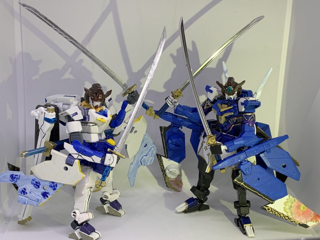 初代珠美ガンダムとの2ショット。初代に武器を増やしすぎたのでそれを互換できるもう一機が欲しかったので作成しようと思ったのがきっかけです。大満足です。