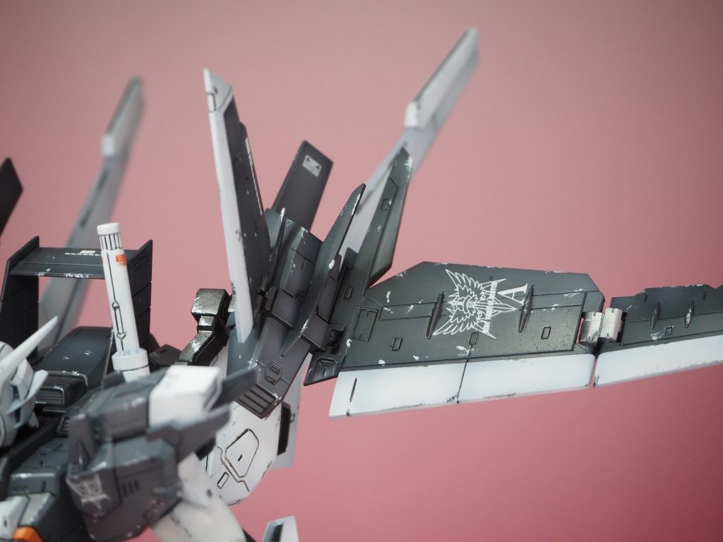 曲線の多いインパルスガンダムに比べ角ばっているのが良いですね!