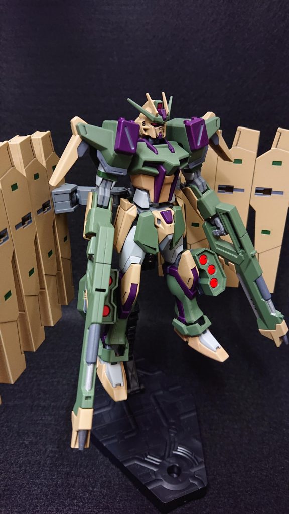 頭部　　　　：ストライクガンダムボディ　　　：ストライクガンダム腰部　　　　：ストライクガンダム+サバーニャ肩　　　　　：バスターガンダム腕部　　　　：ストライクガンダム脚部　　　　：ストライクガンダム+ミサイルポッドバックパック：なし武装　　　　：M9009B複合バヨネット装備型ビームライフル