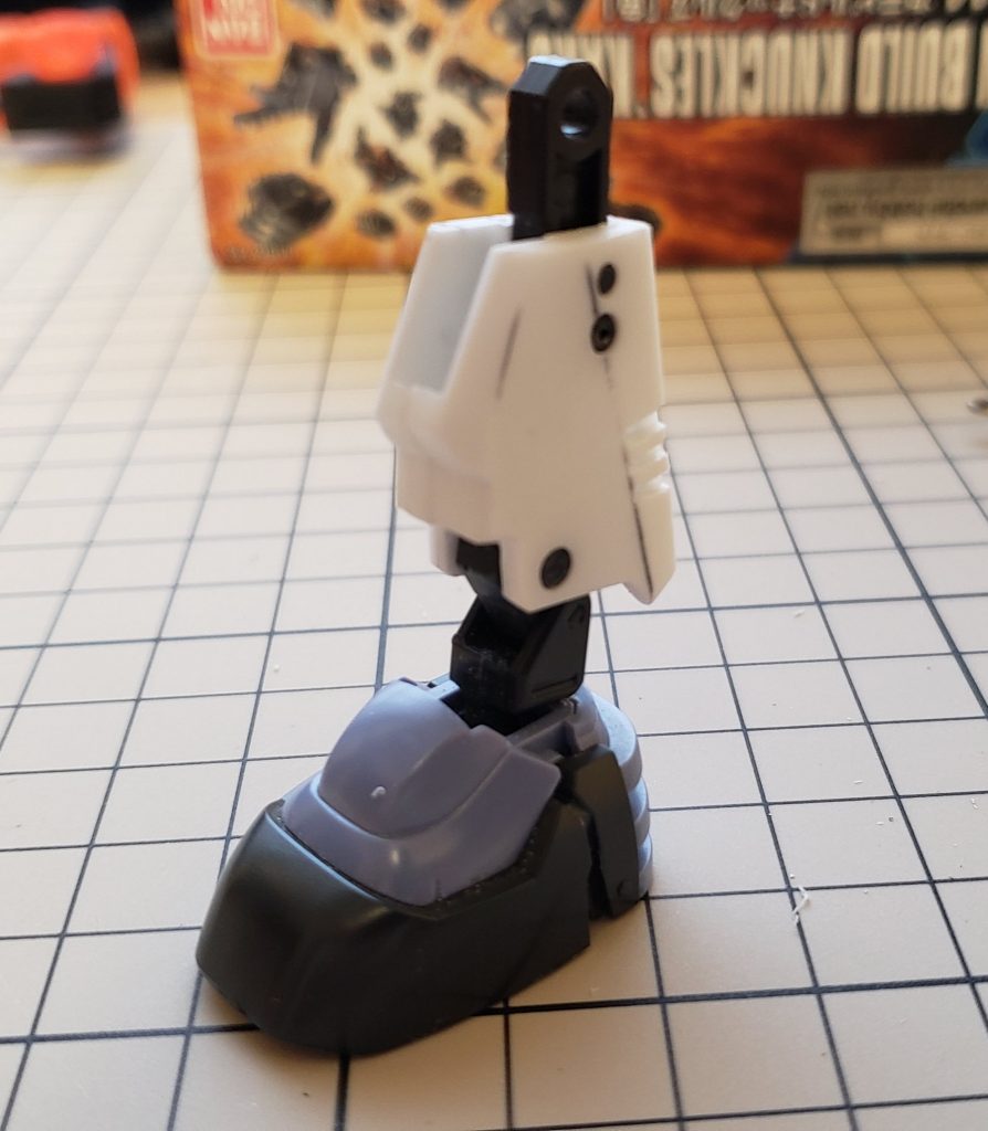 自作脚部フレームによって長さバランスを損なうことなくヅダに高機動型ザクの脚部を取り付けることが出来ます