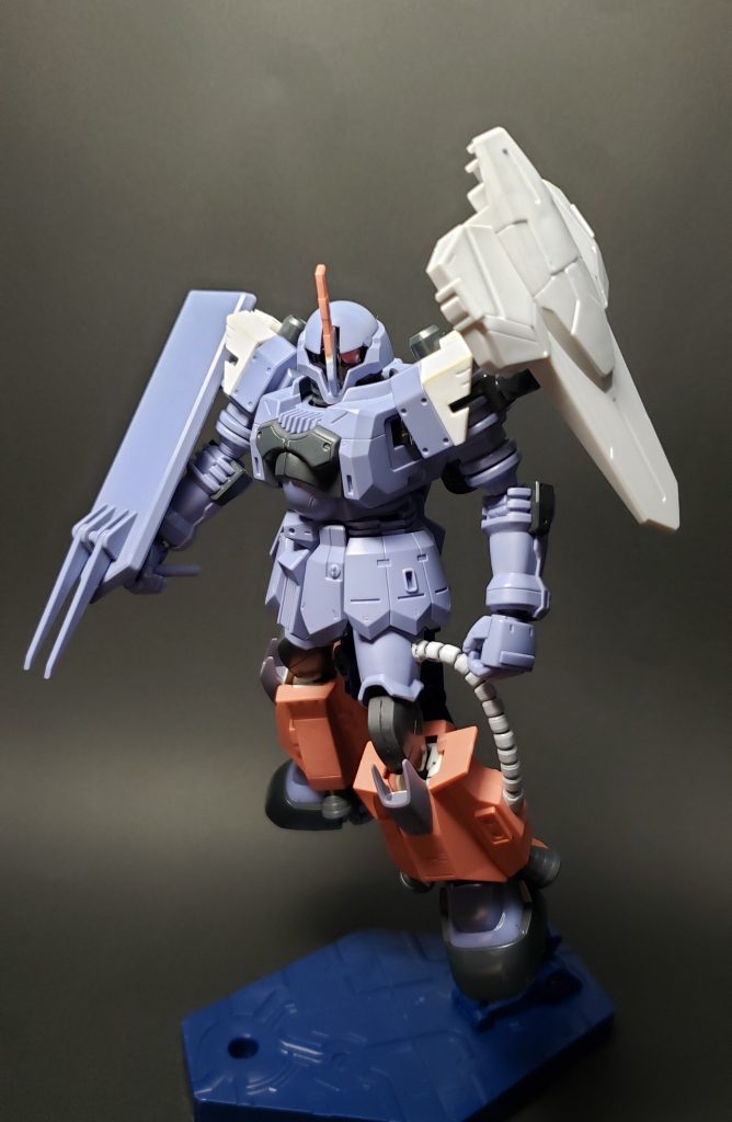 製作途中のバランス確認写真です。ヅダの元のカッコよさを活かしつつ改造機と認識しやすいシルエット改造に力を入れました