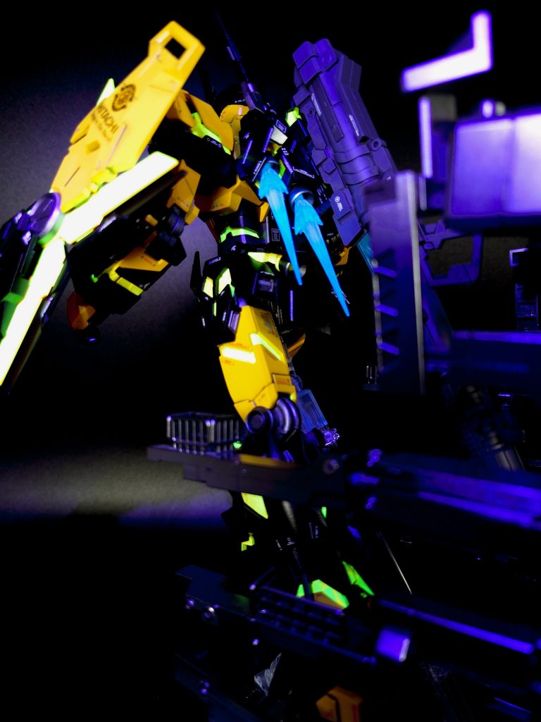 光ります(UVライトの力は偉大)