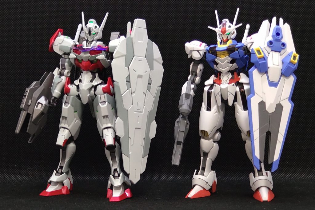 拙作ルブリスと一緒に。シールドはルブリスの方が好みなのは自分でやった色分けが好みだからってところが大きいです(笑)