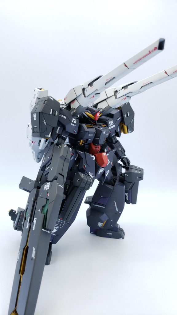 無印1/100セラヴィーにHGヴァーチェとラファエルのGNキャノン、GNクロー、GNビックキャノンを移植✨フロントアーマーが短く好みでなかったので、それっぽいのに変更しました。