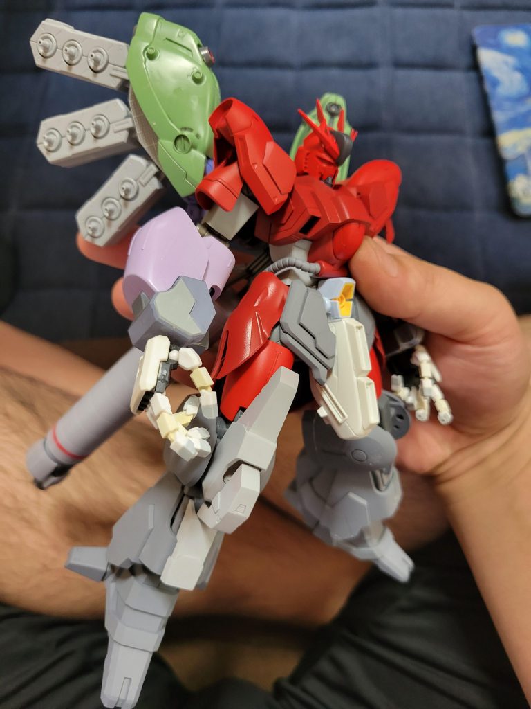 ほぼ原型が出来上がりましたが、股関が気に入らず完成形ではCSナイチンゲールの部品になっています。