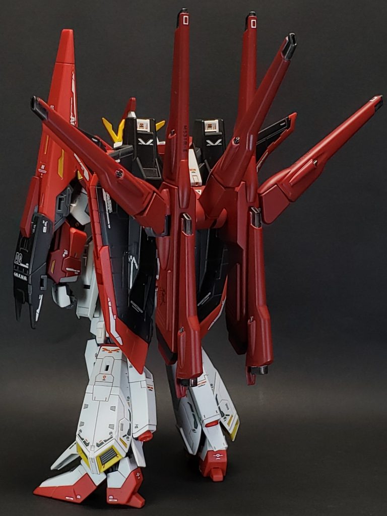 ハイパーZガンダム炎はストライカーパックに対応しているという設定があり本編中ではシラヌイアカツキガンダムのシラヌイパックを装備しています。シラヌイパックはメッキを落としてから再塗装してZガンダムのスタビライザーと接続しています